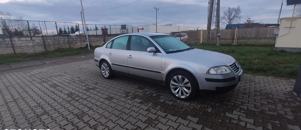 Volkswagen Passat cena 22000 przebieg: 268300, rok produkcji 2001 z Wrocław małe 704